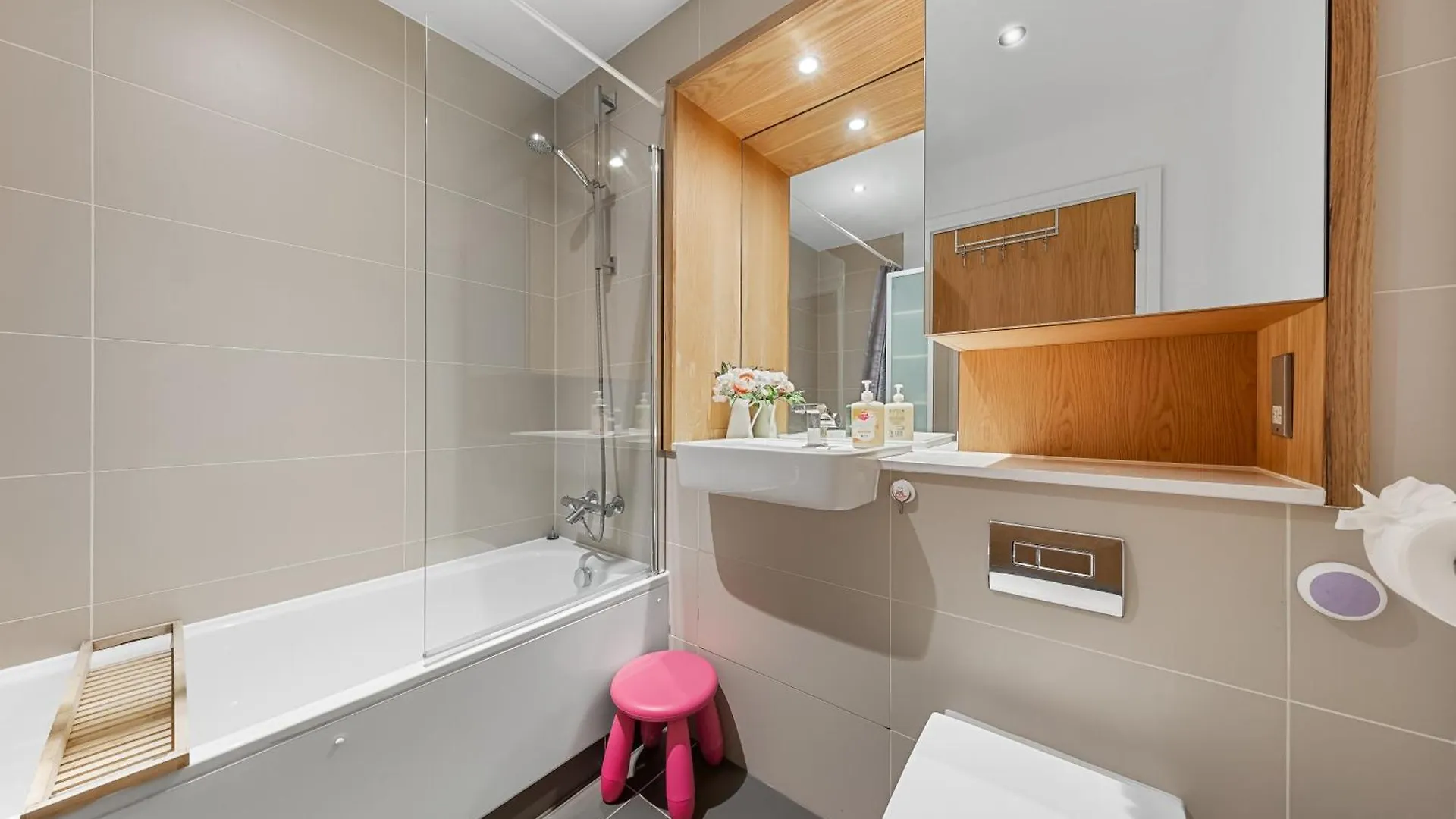 Apartment Trendy 2 Bed Flat In Greenwich With Car Parking London