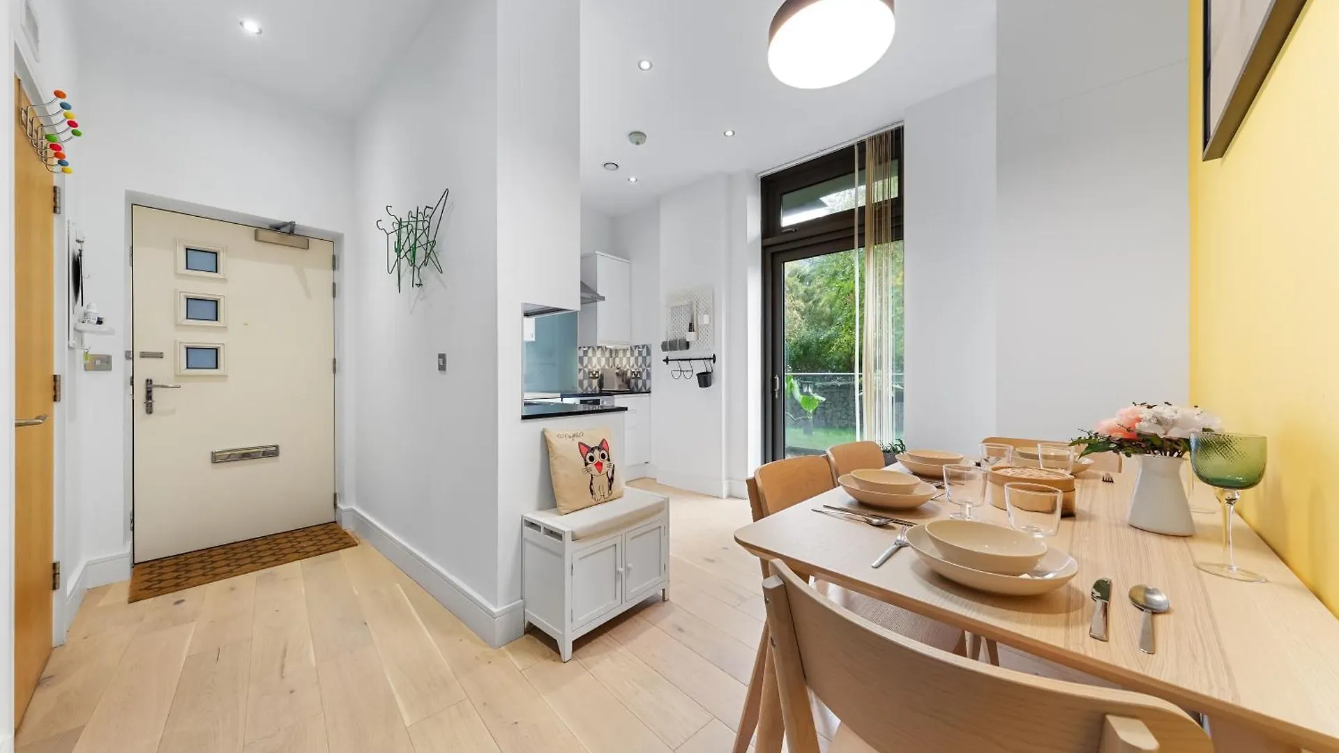 Trendy 2 Bed Flat In Greenwich With Car Parking London