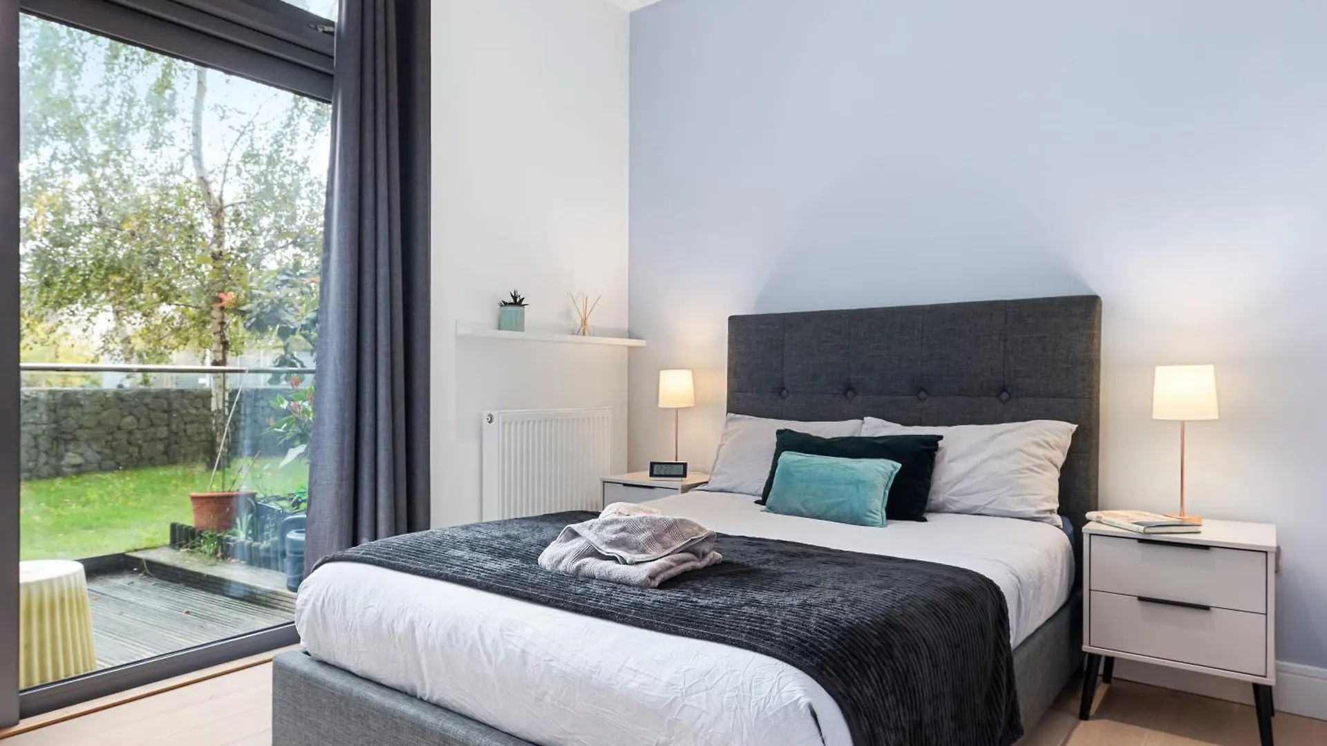 Trendy 2 Bed Flat In Greenwich With Car Parking London Apartment