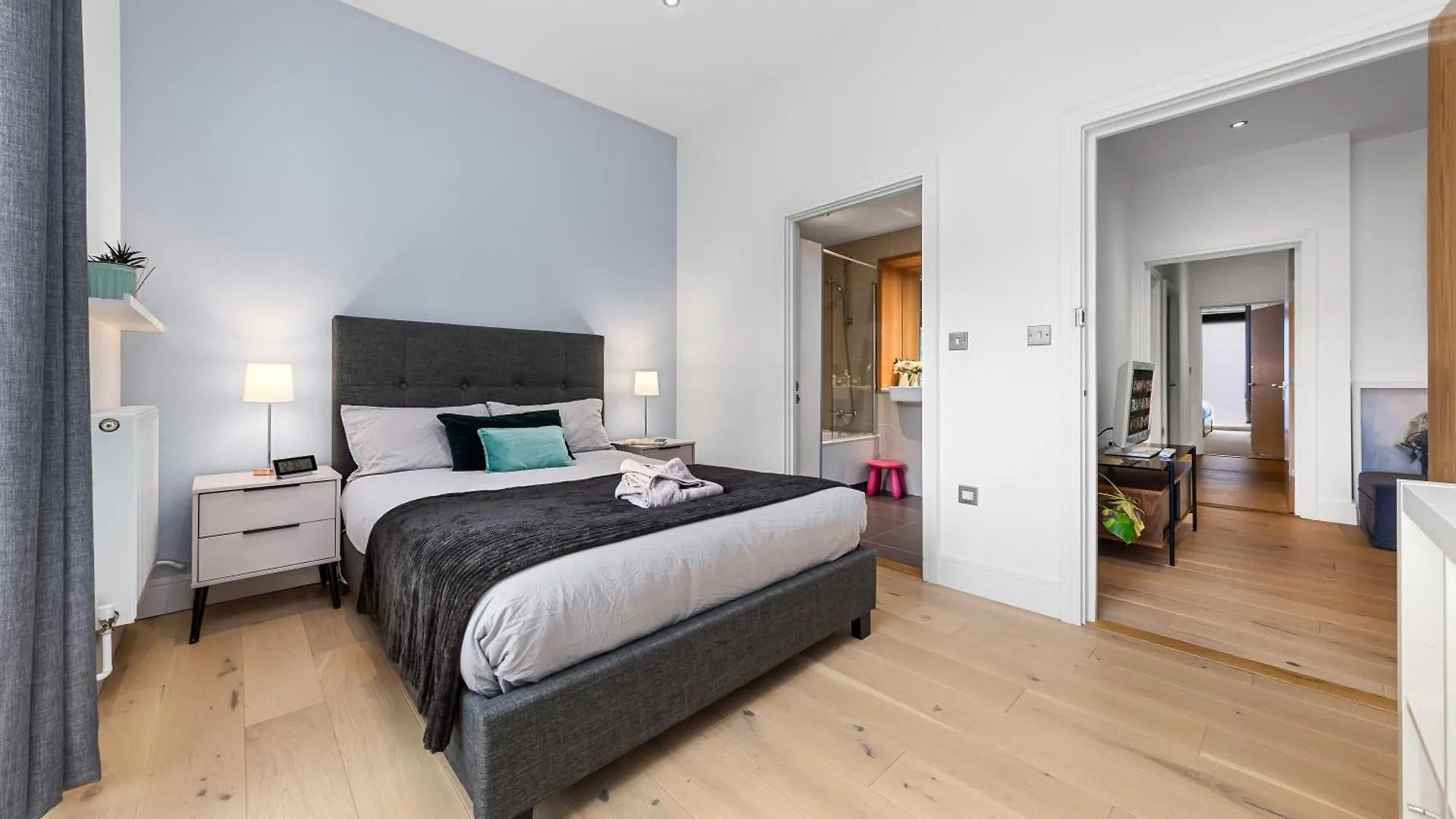Trendy 2 Bed Flat In Greenwich With Car Parking London Apartment