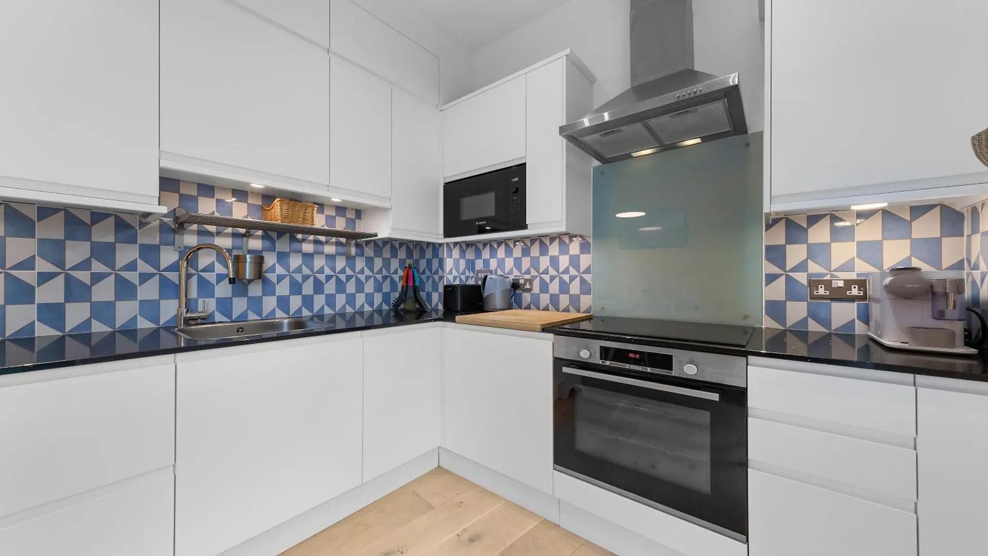Trendy 2 Bed Flat In Greenwich With Car Parking London 0*,  United Kingdom